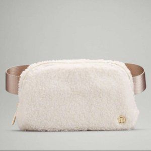 Lululemon Everywhere Fleece Belt Bag